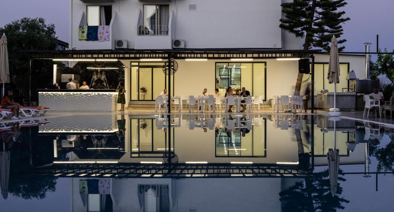 Side Sunset Hotel Exterior photo